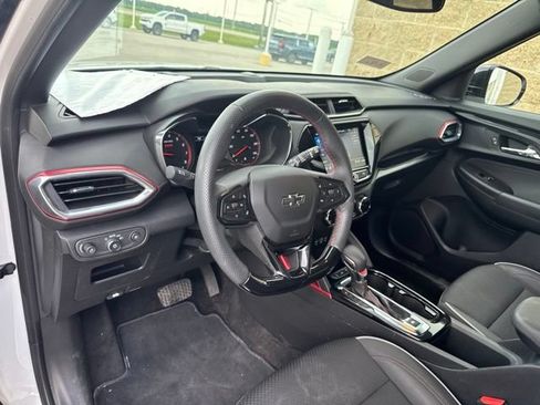 Used 2023 Chevrolet TrailBlazer RS w/ Convenience Package FWD image 13