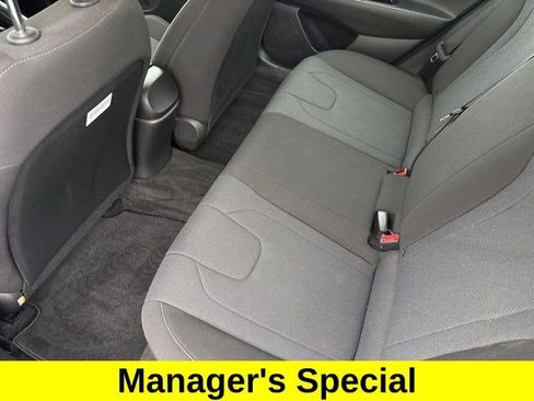 Used 2023 Hyundai Elantra SE image 29