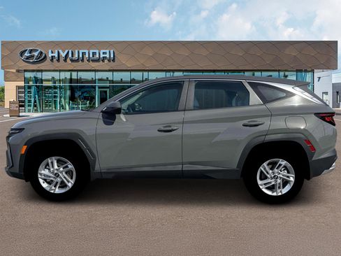New 2026 Hyundai Tucson SE image 3