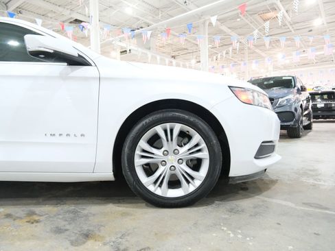 Used 2015 Chevrolet Impala LT w/ Convenience Package image 14