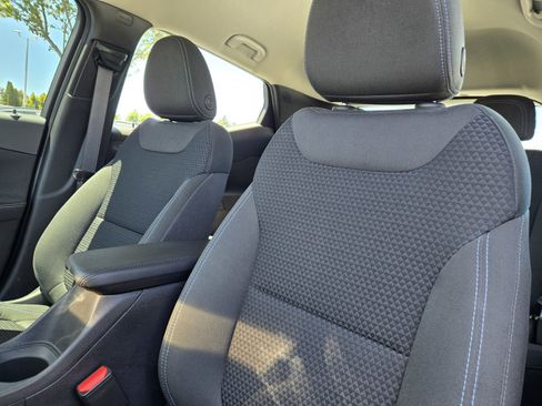 Used 2023 Chevrolet Bolt EUV LT FWD image 15