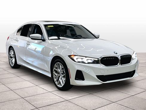 Used 2025 BMW 330i Sedan w/ Convenience Package RWD image 2