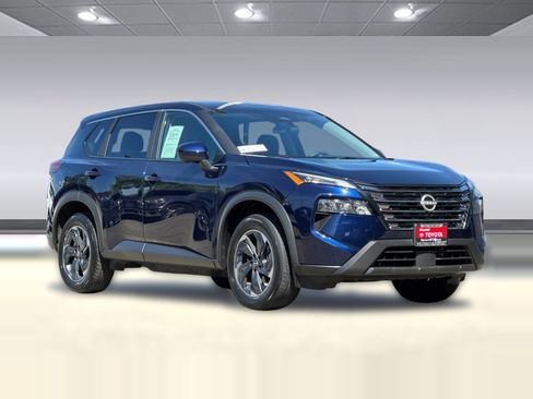 Used 2025 Nissan Rogue SV FWD image 7