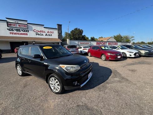 Used 2018 Kia Soul + FWD image 3