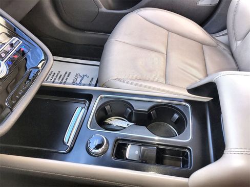 Used 2020 Lincoln Corsair Reserve image 21