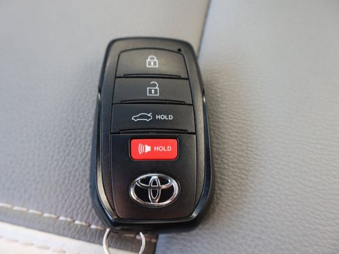 Used 2025 Toyota Camry SE w/ Multimedia Upgrade Package image 30