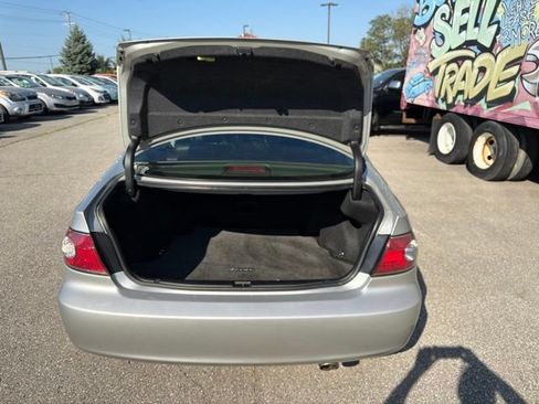 Used 2002 Lexus ES 330 w/ Premium Pkg FWD image 21