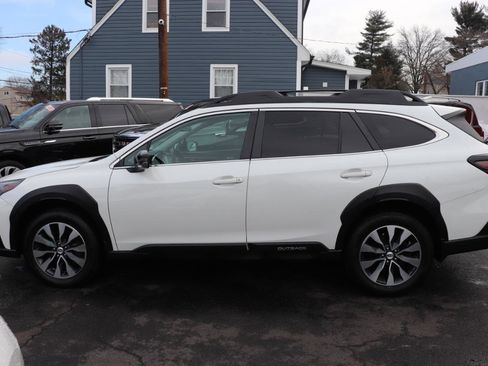 Used 2024 Subaru Outback Limited XT image 2