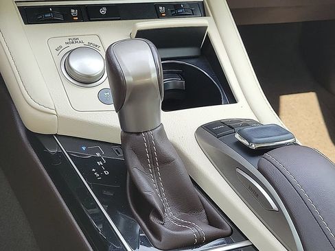 Used 2017 Lexus ES 350 w/ Navigation System Package FWD image 18