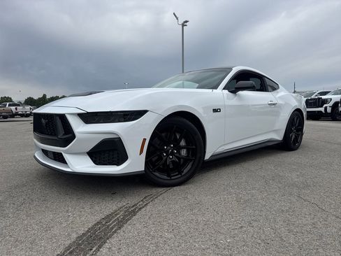 Used 2025 Ford Mustang GT RWD image 1
