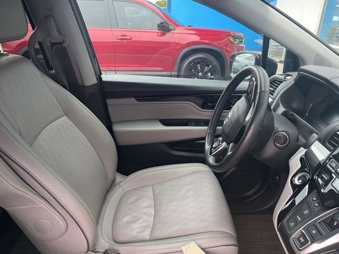 Used 2024 Honda Odyssey Elite image 4