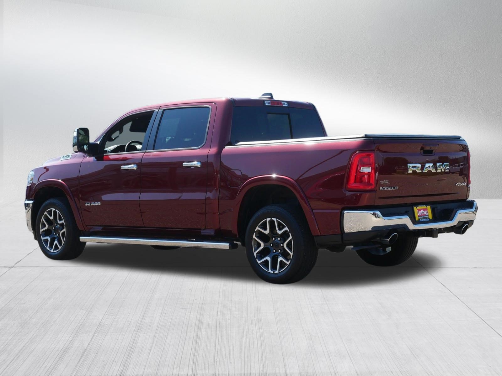 Used 2025 RAM 1500 Laramie w/ Advanced Safety Group II AWD/4WD image 5