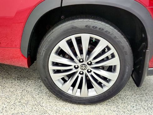 Used 2023 Toyota Highlander Platinum image 9