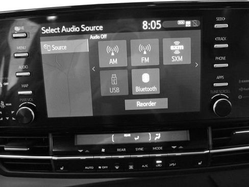 Used 2024 Toyota Sienna XSE image 22