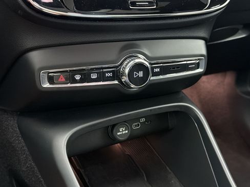 Used 2023 Volvo C40 P8 Recharge Ultimate AWD/4WD image 20