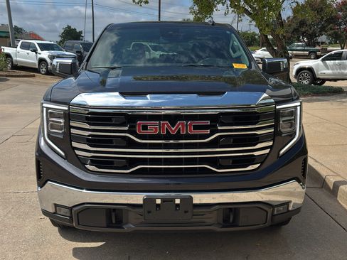 Used 2025 GMC Sierra 1500 SLT AWD/4WD image 3