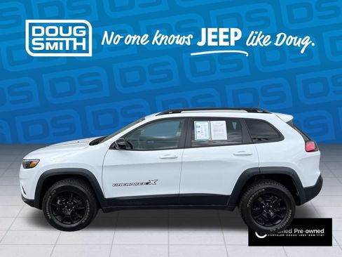 Certified 2022 Jeep Cherokee Latitude w/ Trailer Tow Group image 3