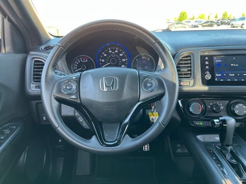 Used 2020 Honda HR-V Sport image 16