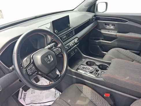 Used 2023 Honda Pilot Sport image 4