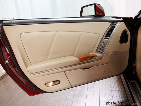 Used 2007 Cadillac XLR image 22