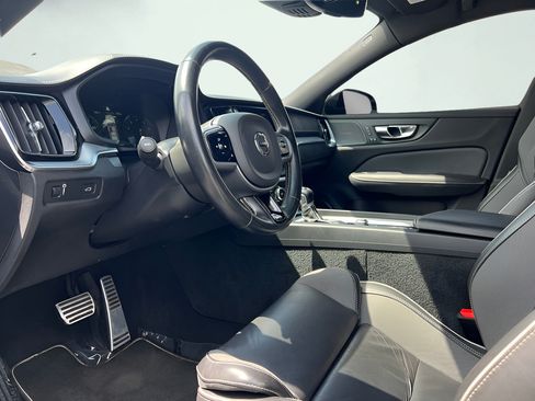 Used 2020 Volvo S60 T5 R-Design FWD image 2