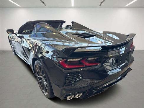 Used 2023 Chevrolet Corvette Stingray Premium Conv w/ Z51 Performance Package RWD image 3