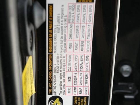 Used 2021 Toyota Venza XLE image 32