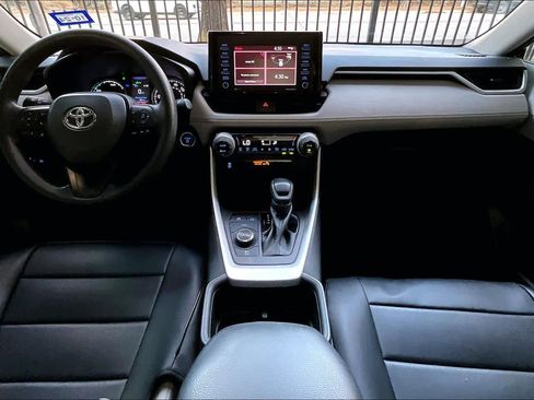 Used 2022 Toyota RAV4 XLE image 15
