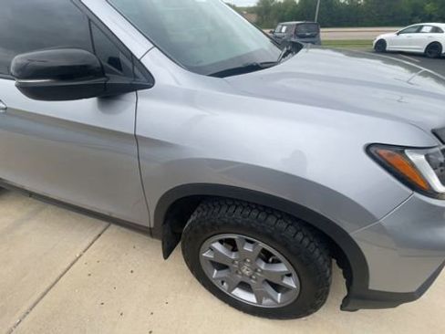 Used 2025 Honda Passport TrailSport image 4