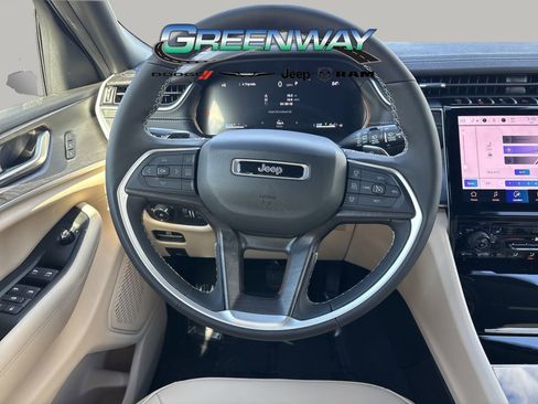 New 2025 Jeep Grand Cherokee Limited image 9
