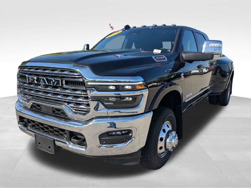 Used 2025 RAM 3500 Limited AWD/4WD image 9