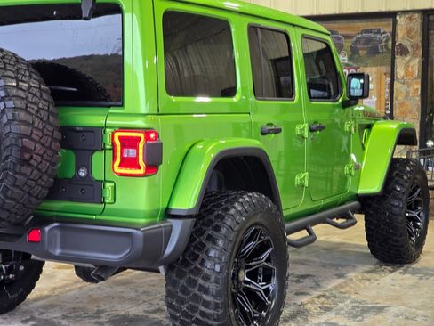 New 2025 Jeep Wrangler Unlimited Rubicon w/ Technology Group image 40