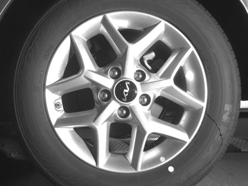 Used 2025 Kia Soul LX w/ LX Technology Package image 11