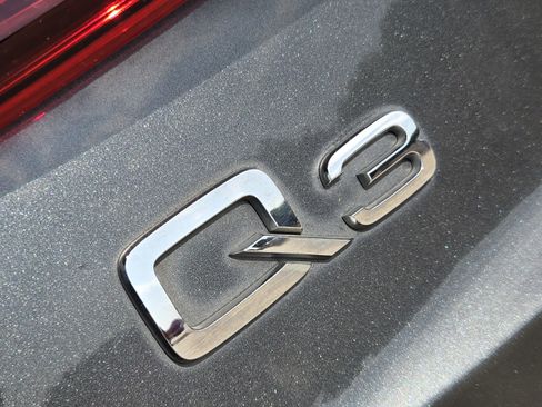 Used 2018 Audi Q3 2.0T Premium w/ Convenience Package FWD image 33