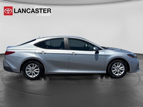 Used 2025 Toyota Camry LE FWD image 8