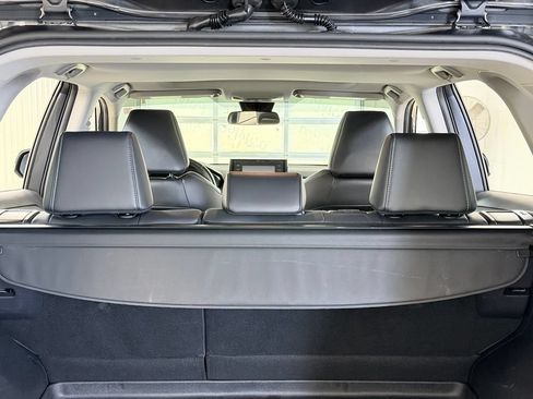 Used 2019 Toyota RAV4 XLE Premium FWD image 30