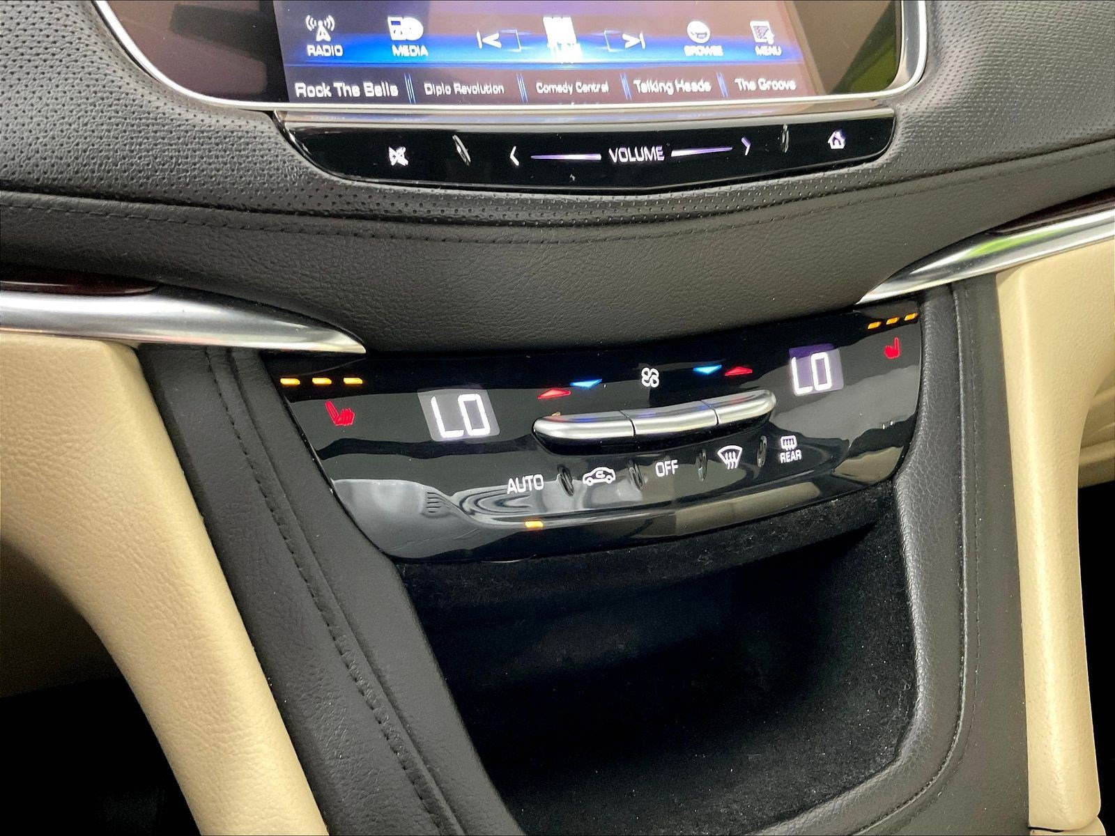 Used 2017 Cadillac XT5 Luxury w/ Driver Awareness Package FWD image 36
