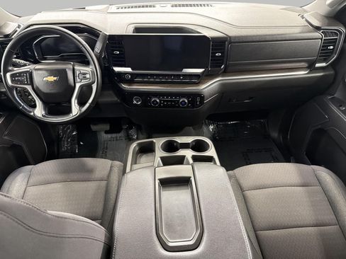 Used 2024 Chevrolet Silverado 1500 LT AWD/4WD image 6
