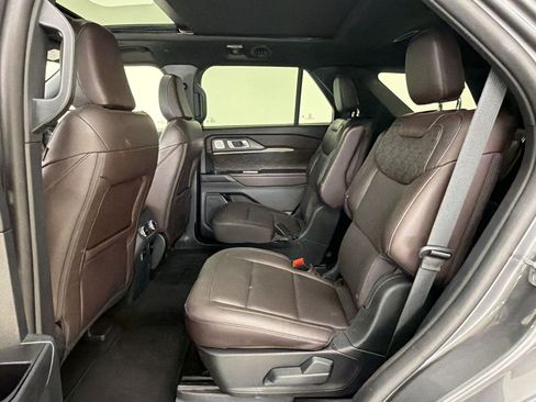 Certified 2025 Ford Explorer Platinum w/ LUX Leather Package AWD/4WD image 23