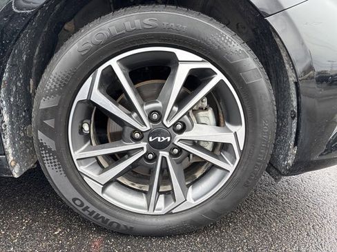 Used 2023 Kia Forte LXS w/ LXS Technology Package image 9