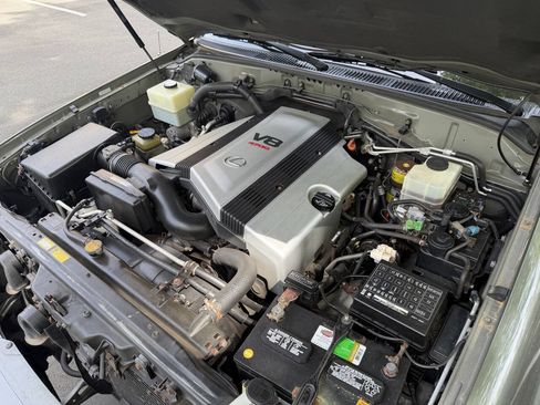 Used 1999 Lexus LX 470 4WD image 30
