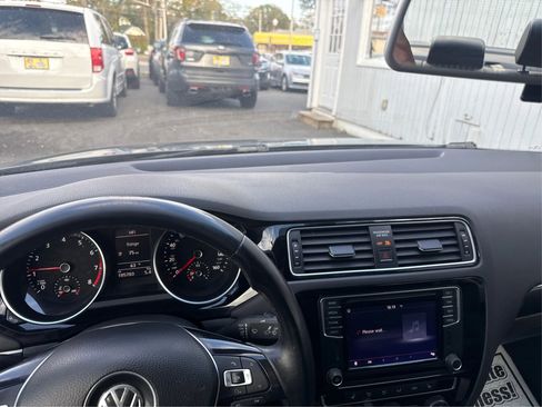 Used 2017 Volkswagen Jetta SEL image 22