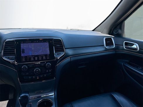 Used 2020 Jeep Grand Cherokee Limited image 24