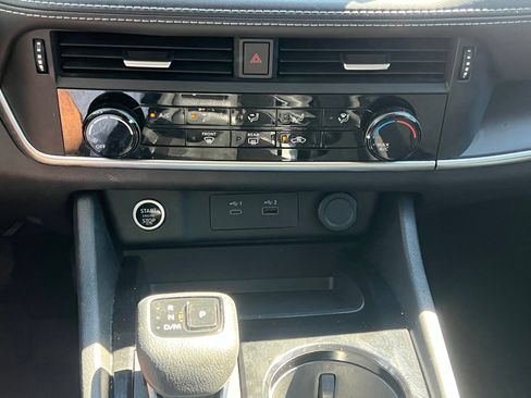 Used 2023 Nissan Rogue S FWD image 26