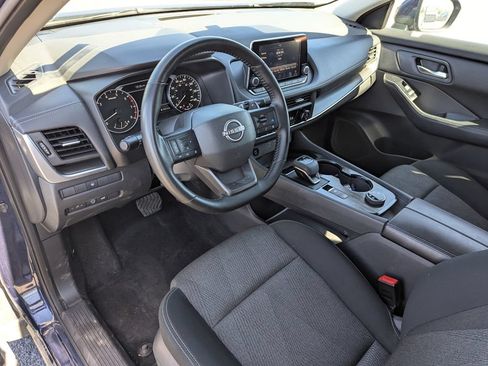 Used 2025 Nissan Rogue SV AWD/4WD image 24