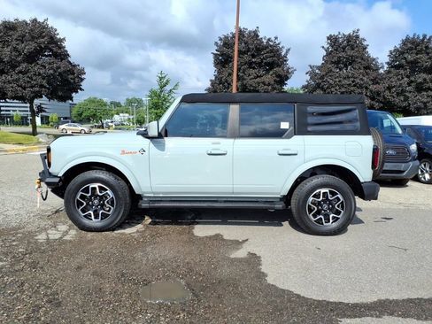 Used 2023 Ford Bronco Outer Banks AWD/4WD image 2