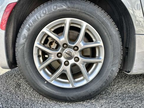 Used 2021 Chrysler Pacifica Touring-L image 17