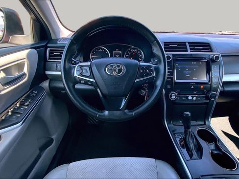 Used 2017 Toyota Camry XSE FWD image 4
