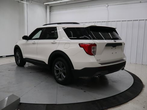 Used 2023 Ford Explorer XLT w/ Equipment Group 202A image 8