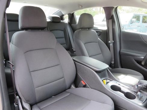 Used 2025 Chevrolet Malibu RS w/ LPO, Floor Liner Package image 9